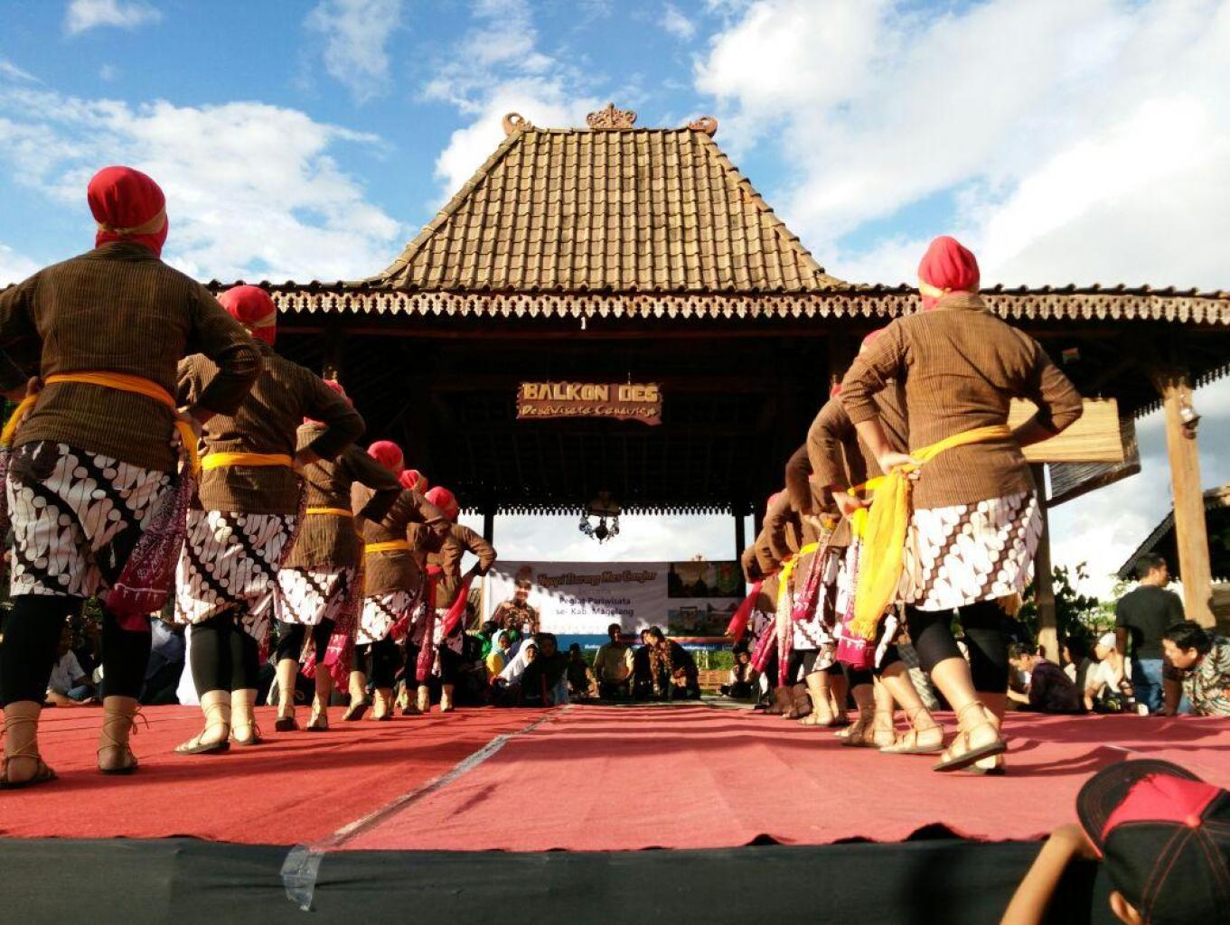 TRADISIONAL DANCE