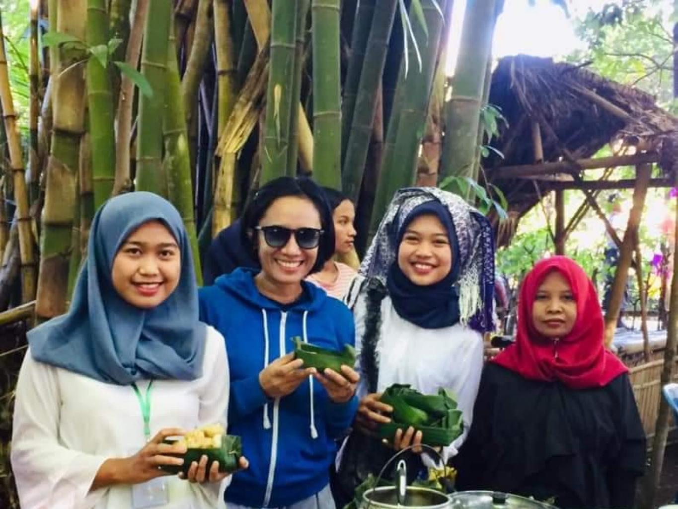 Lapak Kuliner Khas Pasar Bambu Bonjeruk