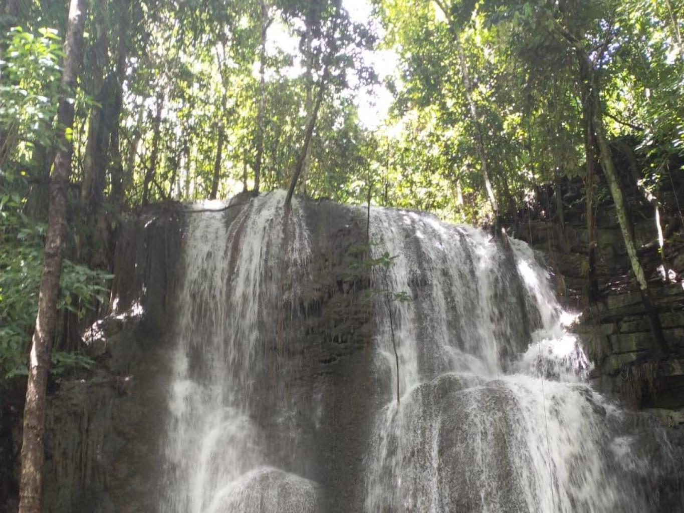 Air Terjun Ai Moun Ni Ohoi