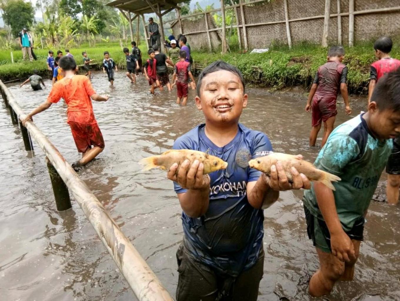 Desa Wisata Saung Ciburial