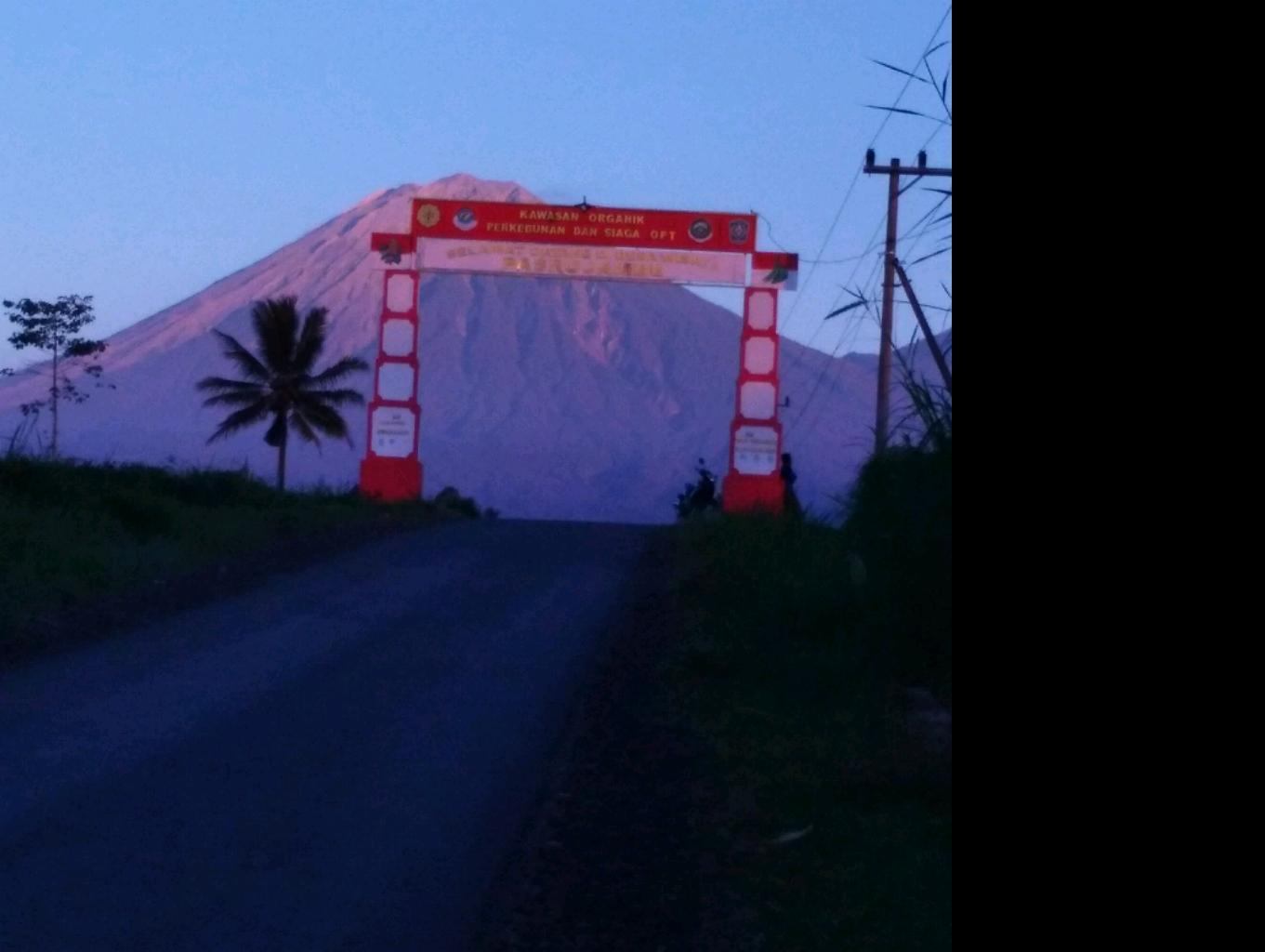 kampung lereng semeru lumajang