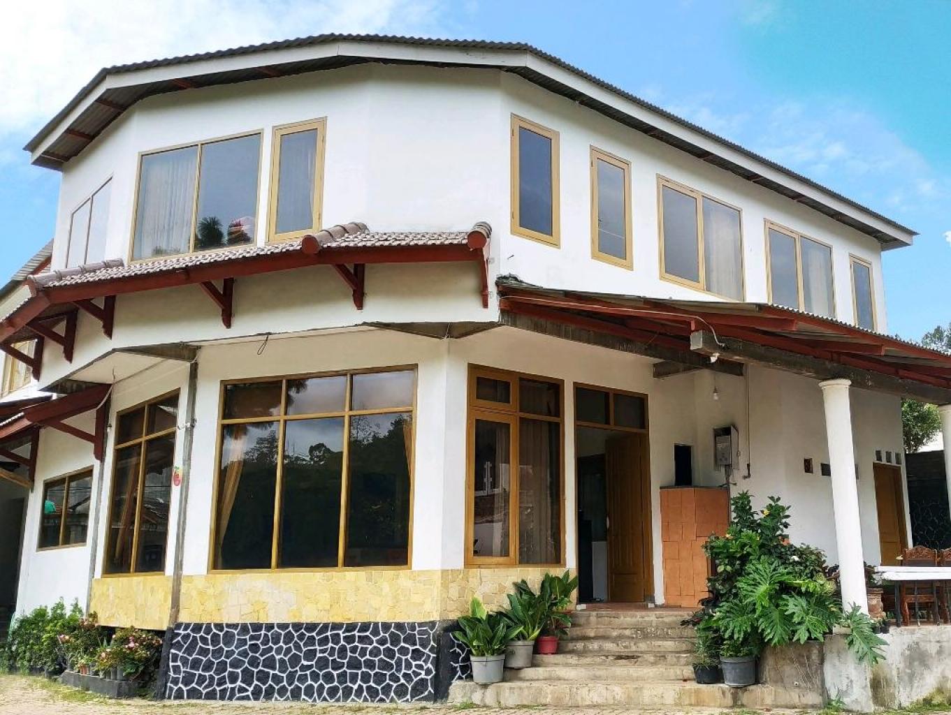 KenDedes Garden Villa